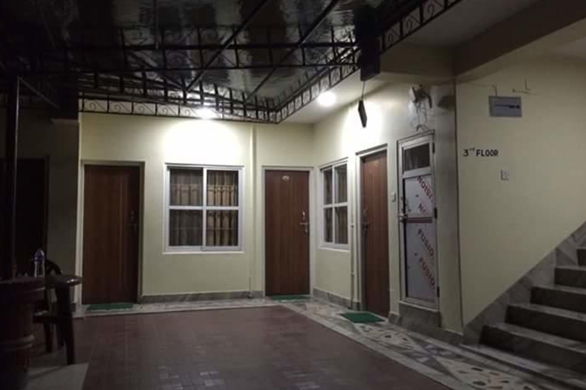 Hotel Bhadrakali Pokhara Inn Exterior photo